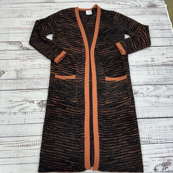 J.O.A Just One Answer Small Black & Brown Zebra Print Long Fuzzy Cardigan Duster - Picture 2 of 11